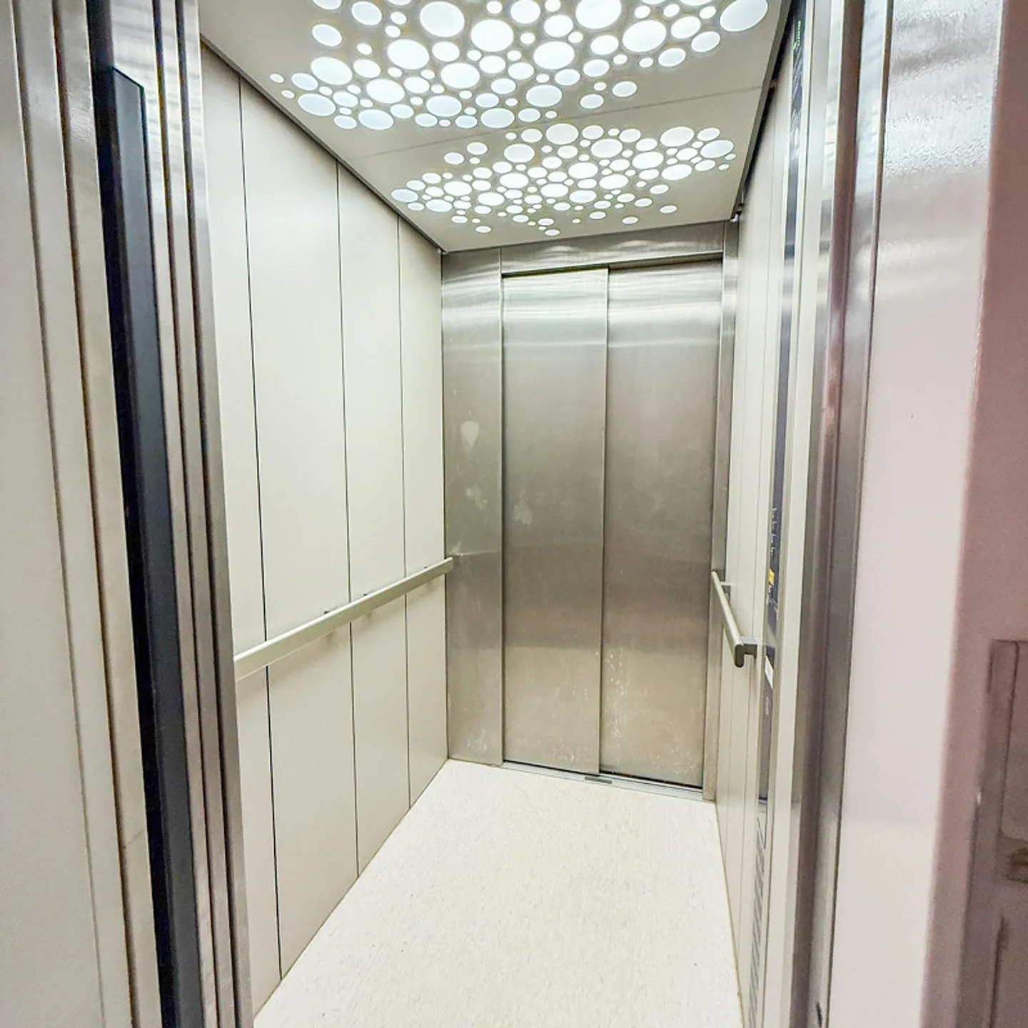 4.5-room semi-detached house with beautiful garden in a quiet location. - Photo 11 of 14