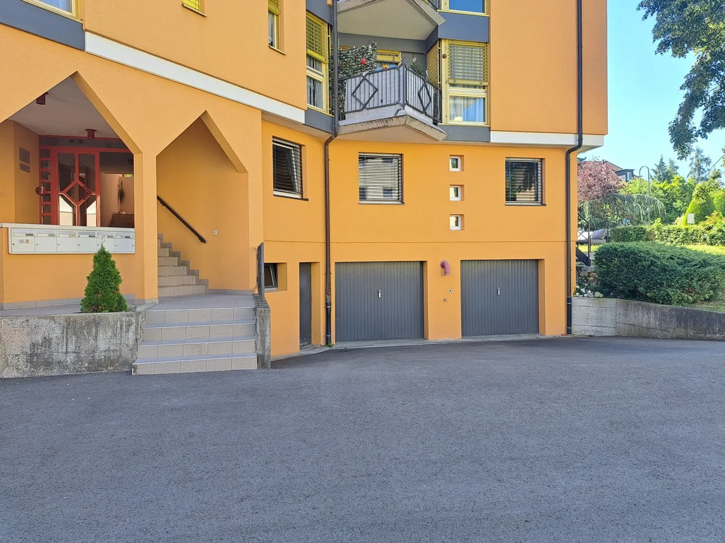 ROSIÈRE 2, appartement de 2,5 pièces au dernier étage et rénové - Photo 5 sur 6