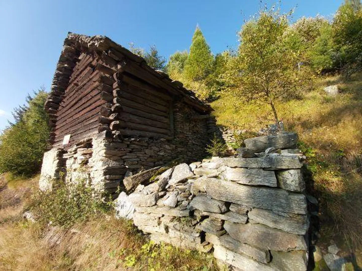 2 rustici da ristrutturare in una bellissima posizione - Foto 4 di 37