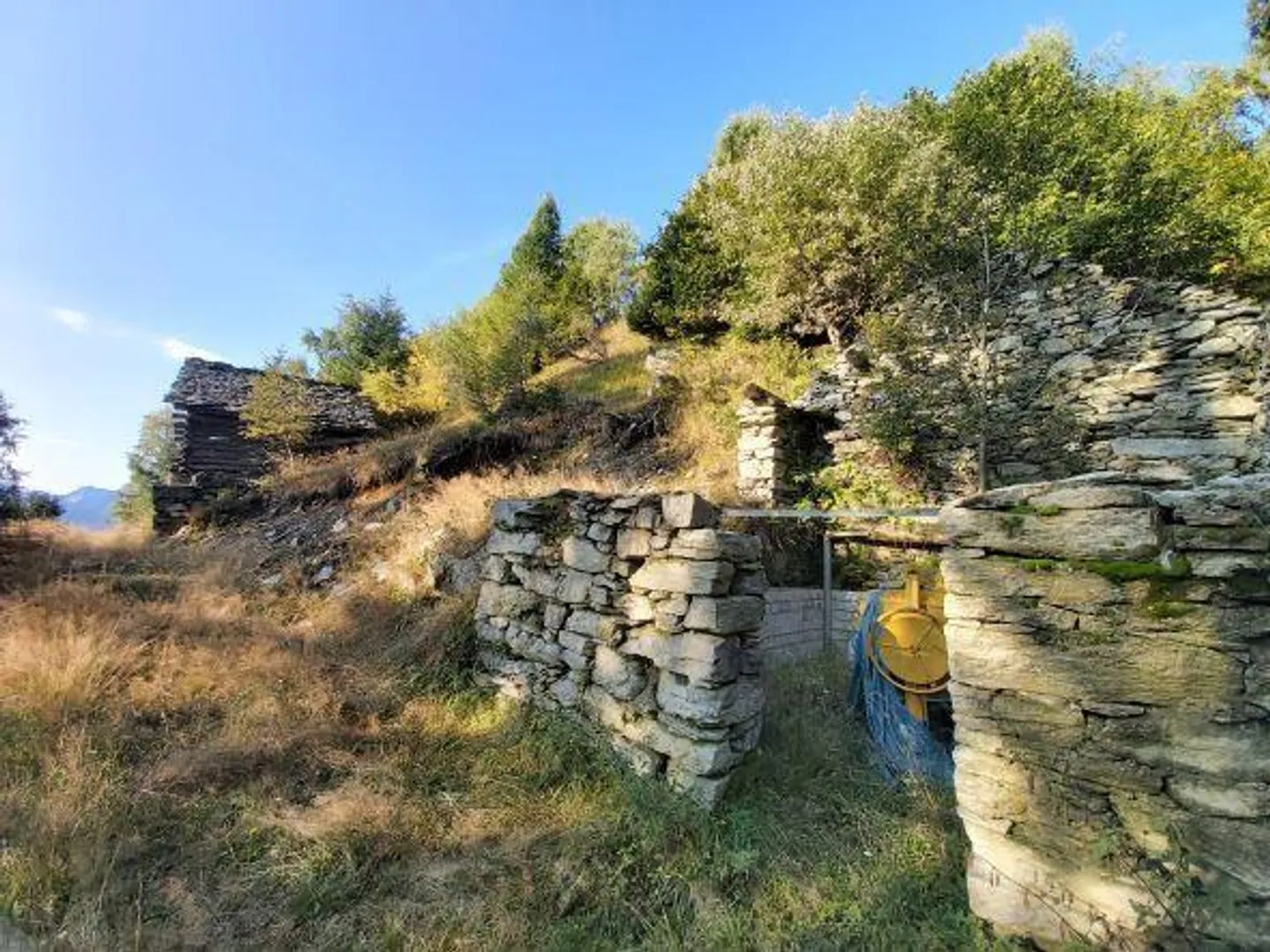 2 rustici da ristrutturare in una bellissima posizione - Foto 6 di 37