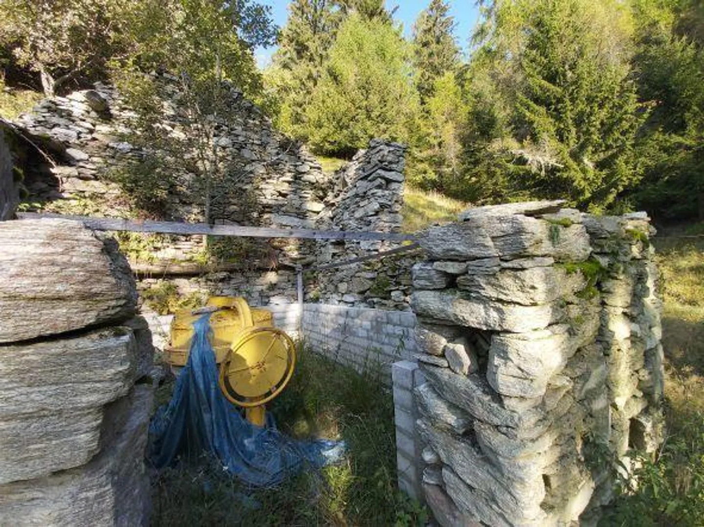 2 rustici da ristrutturare in una bellissima posizione - Foto 7 di 37