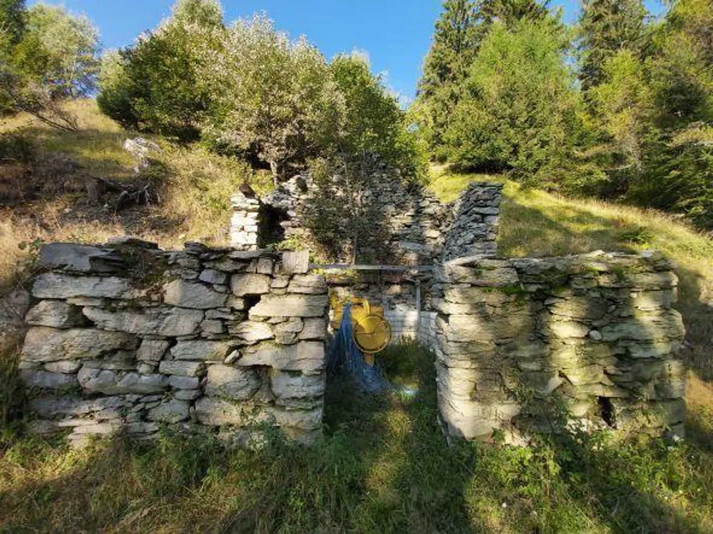 2 rustici da ristrutturare in una bellissima posizione - Foto 8 di 37