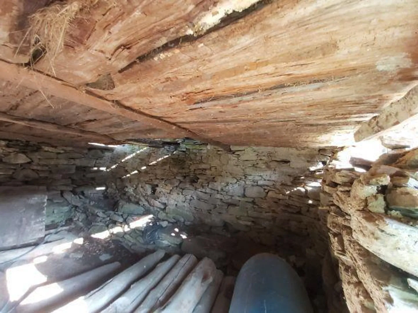 2 rustici da ristrutturare in una bellissima posizione - Foto 12 di 37