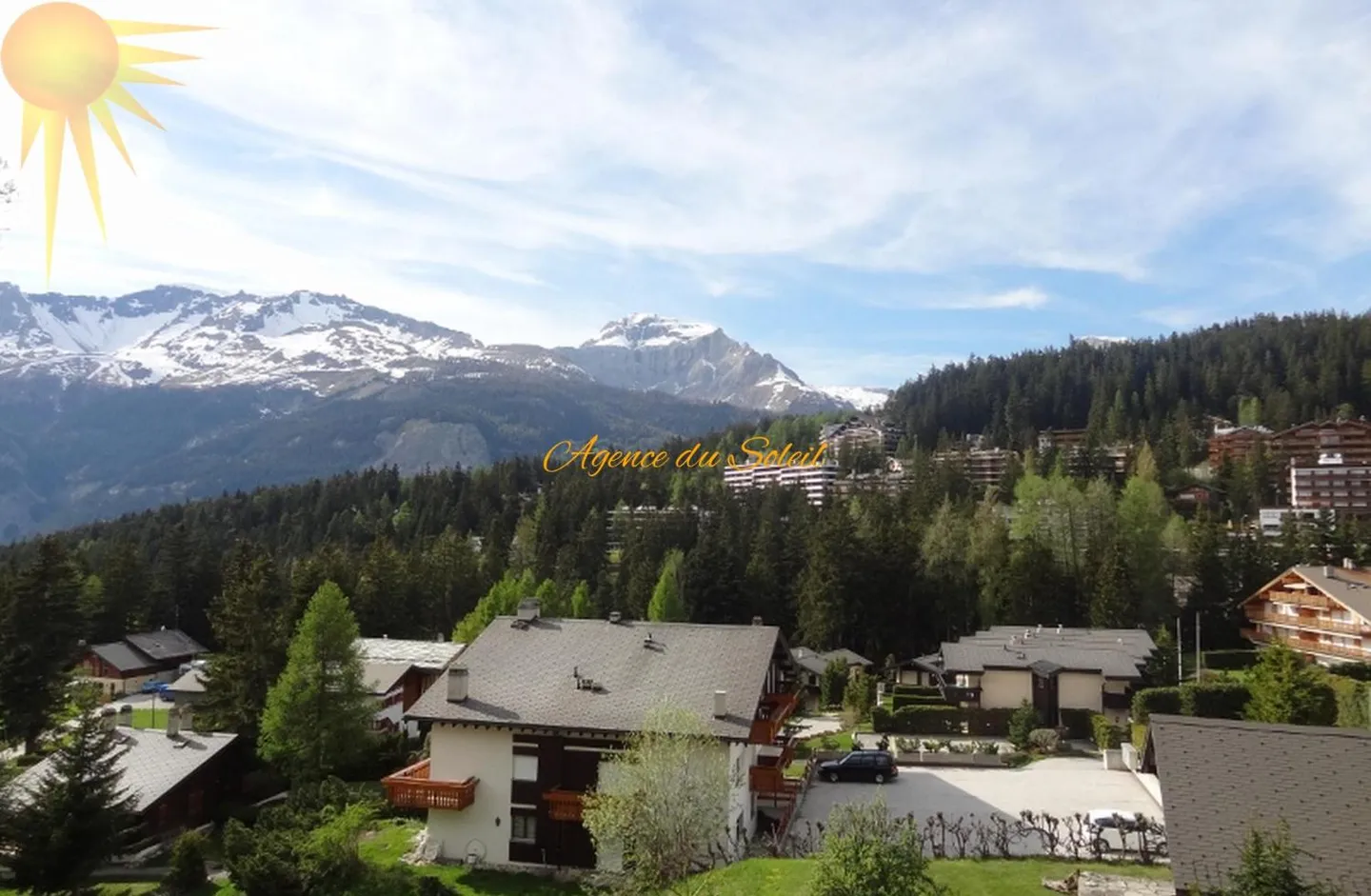 For rent for the winter season: Beautiful 2.5-room apartment by the 18-hole golf course with parking in front of the building! - Photo 1 of 9