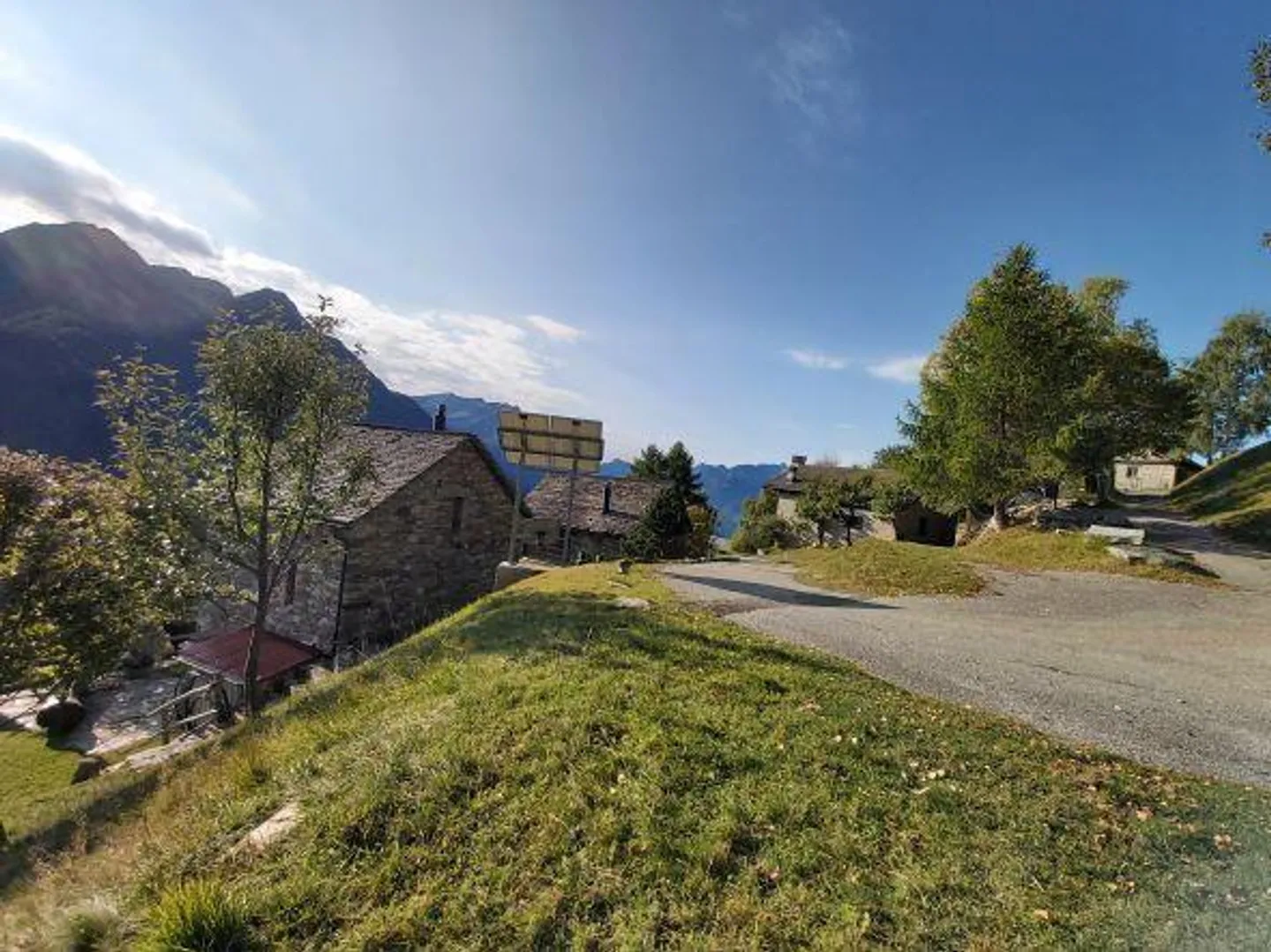 2 rustici da ristrutturare in una bellissima posizione - Foto 25 di 37