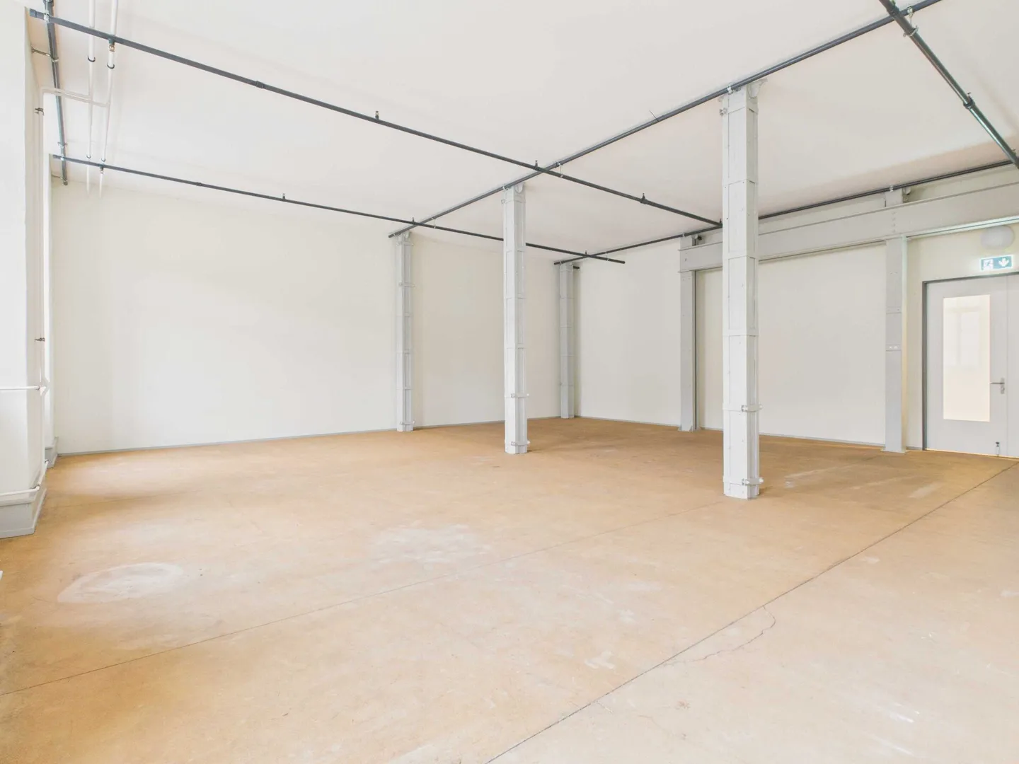 Espaces commerciaux flexibles dans un bâtiment commercial moderne avec construction de coque exclusive - Photo 1 sur 6