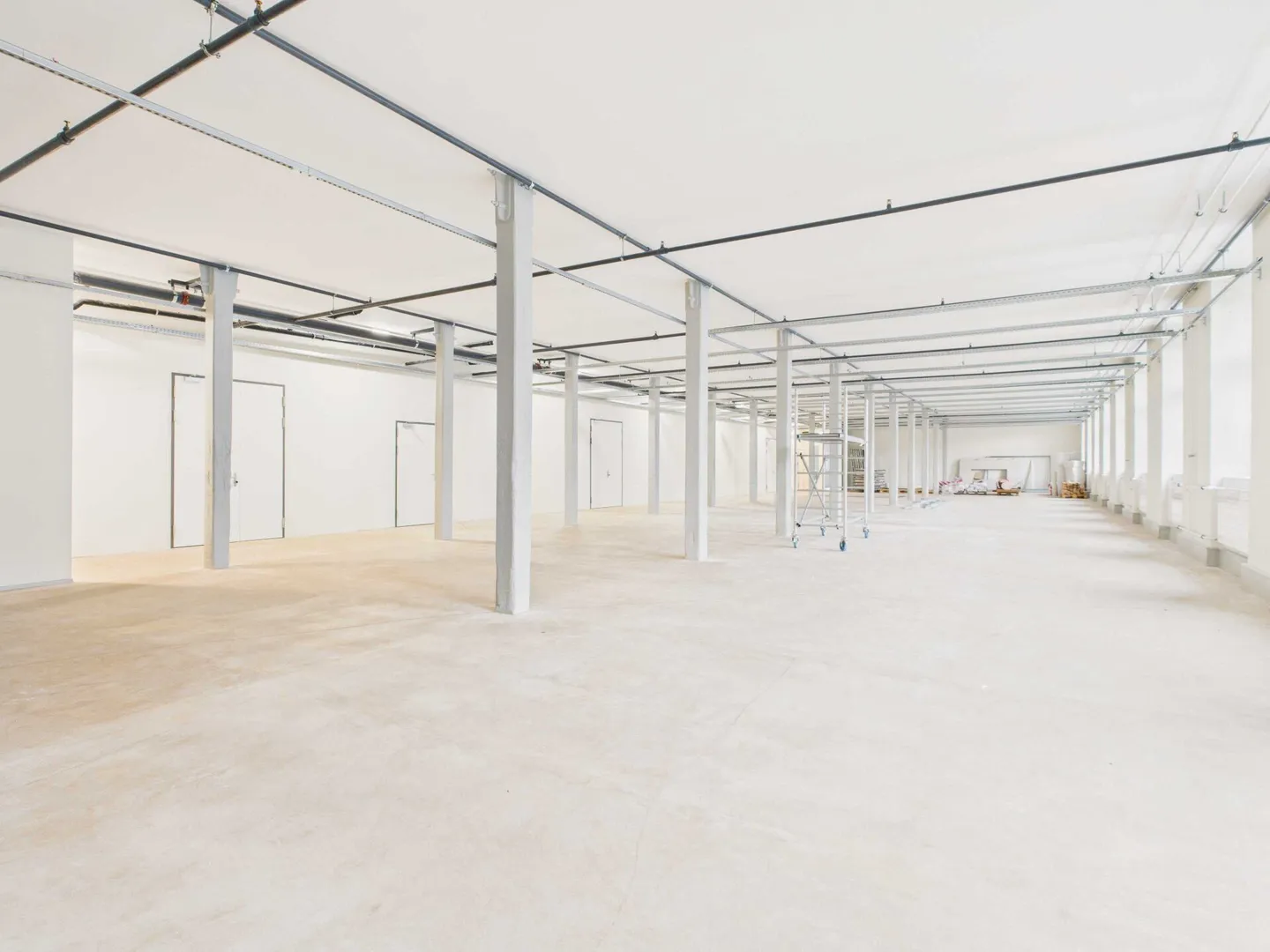 Espaces commerciaux flexibles dans un bâtiment commercial moderne avec construction de coque exclusive - Photo 3 sur 6