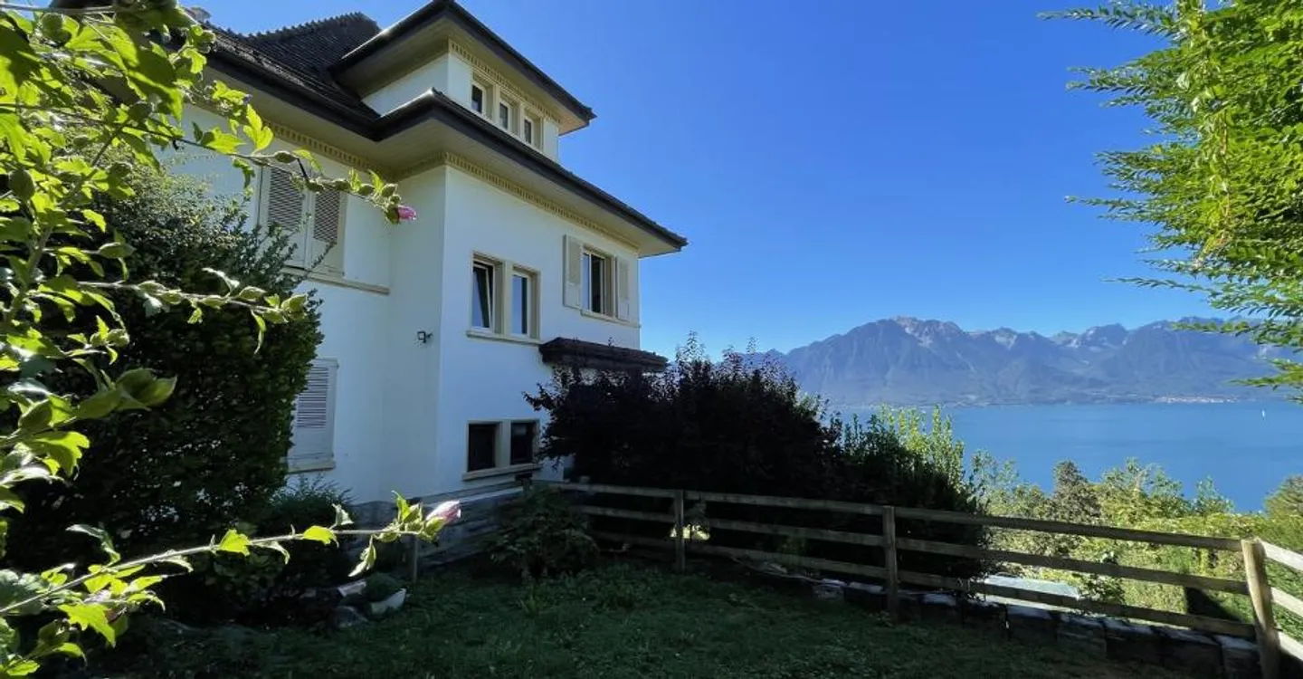 Affascinante Casa Familiare con Vista - Foto 1 di 10