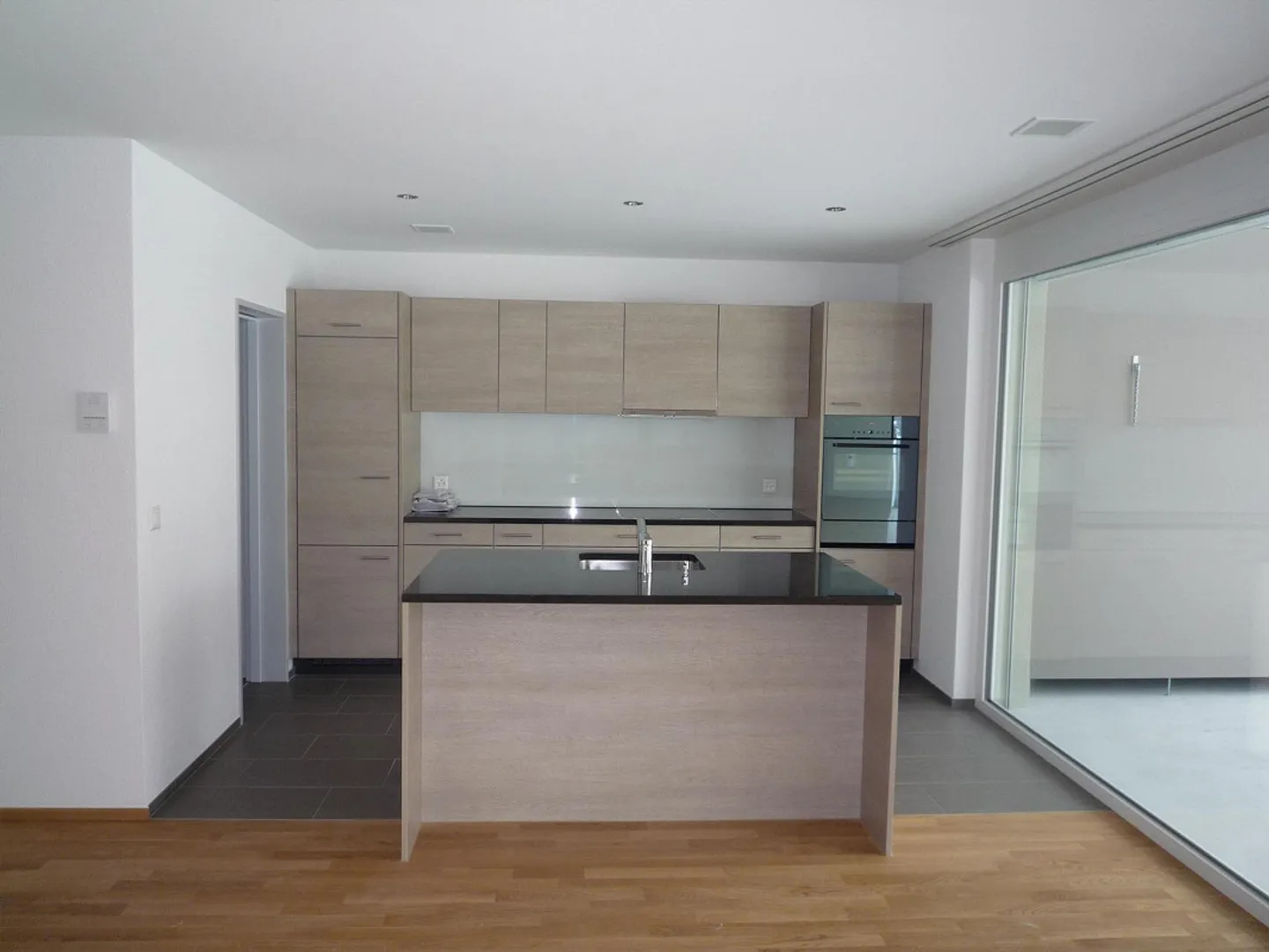 Moderno appartamento di 4,5 stanze con balcone a Oberuzwil - Foto 2 di 12