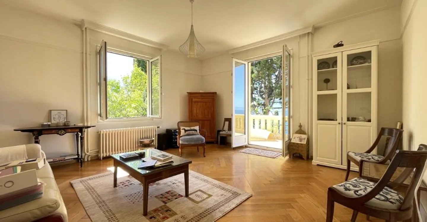Affascinante Casa Familiare con Vista - Foto 3 di 10