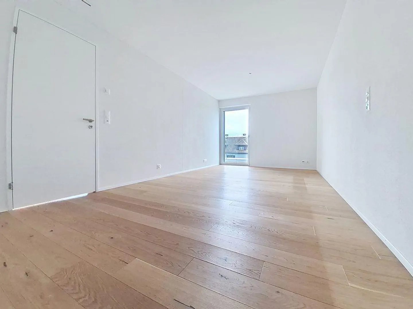 Appartamento moderno di 4,5 stanze con ampia terrazza in una posizione tranquilla - Foto 6 di 11