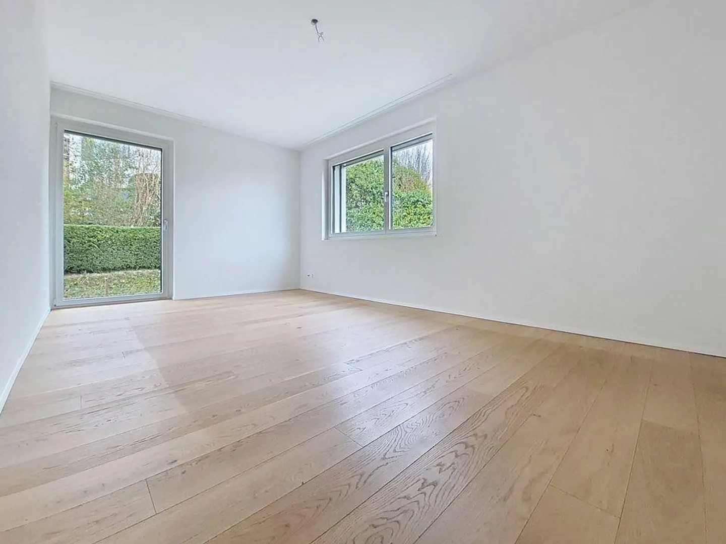 Appartamento moderno di 4,5 stanze con ampia terrazza in una posizione tranquilla - Foto 8 di 11