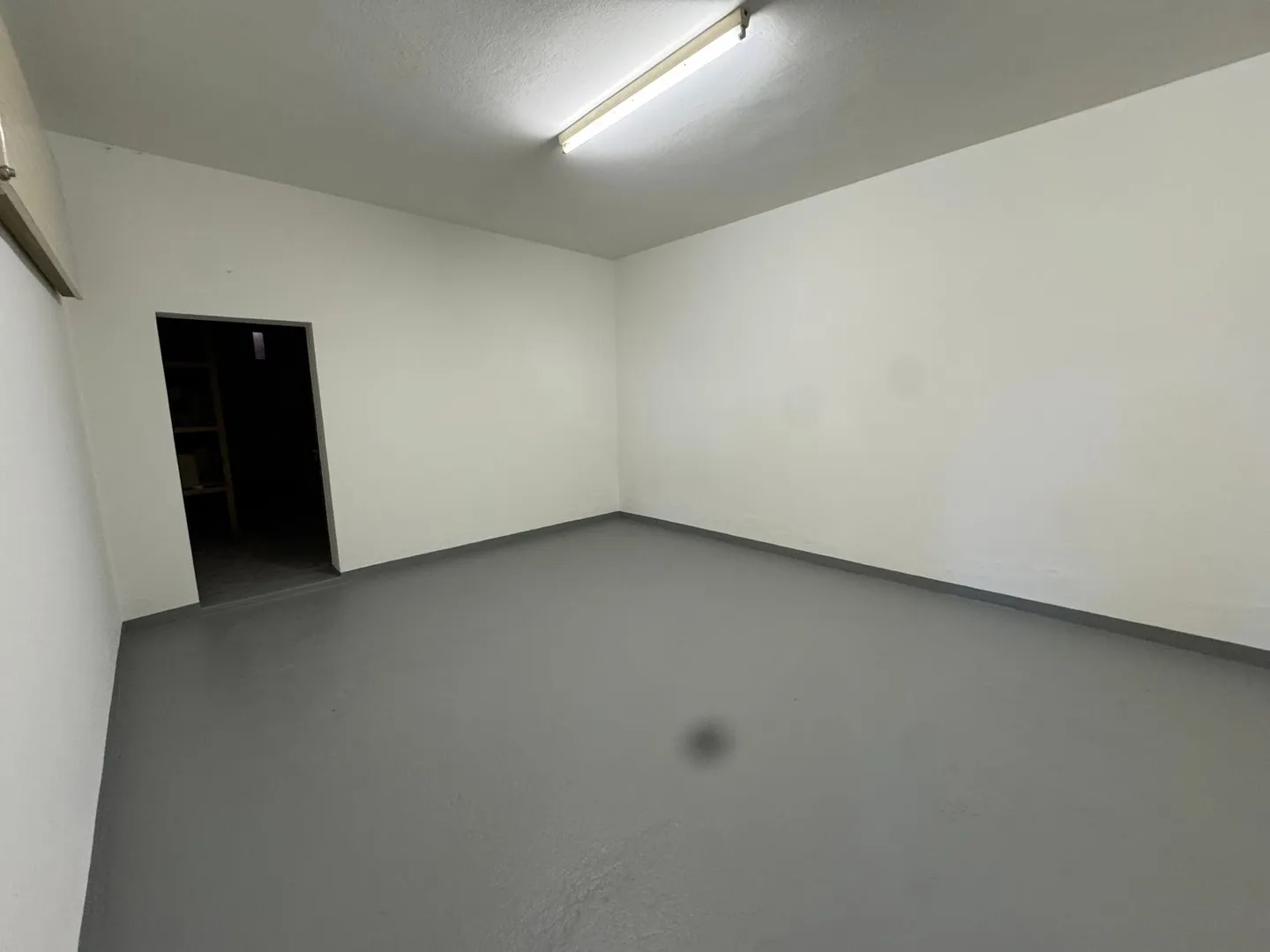 Verkauf oder Vermietung von Gewerbe-/Büro-/Verwaltungsimmobilie mit Büros in Balerna - Foto 16 von 33