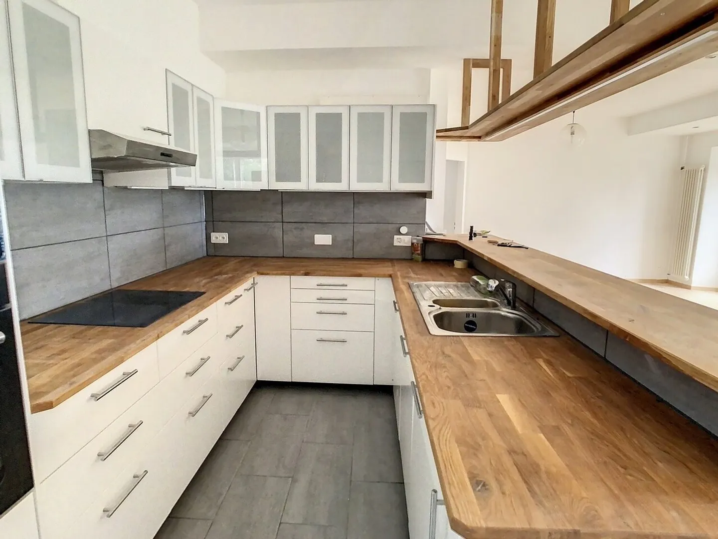 Superb 2½ rooms with terrace and luxurious equipment! - Photo 3 of 13