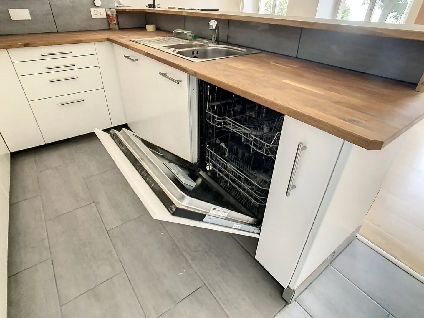 Superb 2½ rooms with terrace and luxurious equipment! - Photo 4 of 13