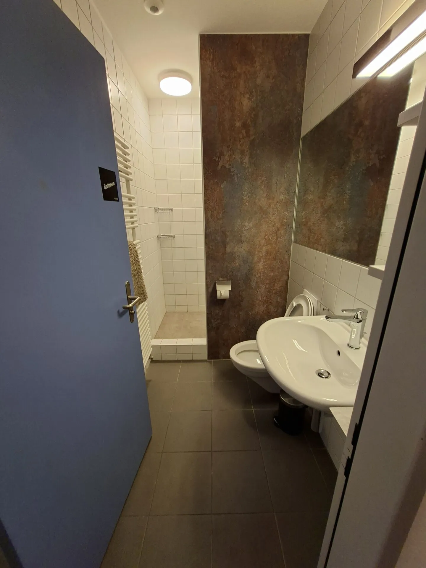 Furnished WG Room - Central, Modern and All Inclusive, Ground Floor Room 3 - Photo 4 of 6