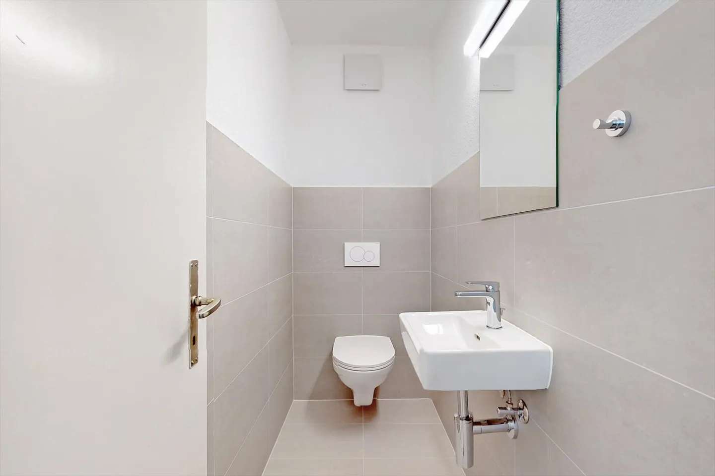 In the Heart of the City! - Photo 6 of 7