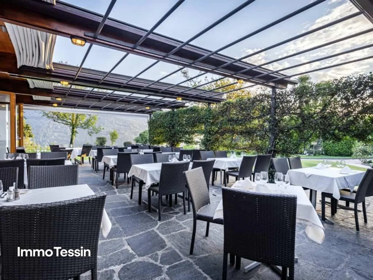 EINMALIGE GELEGENHEIT: Hotel mit 33 Zimmer & Feriendorf mit 20 Bung... - Foto 4 von 13