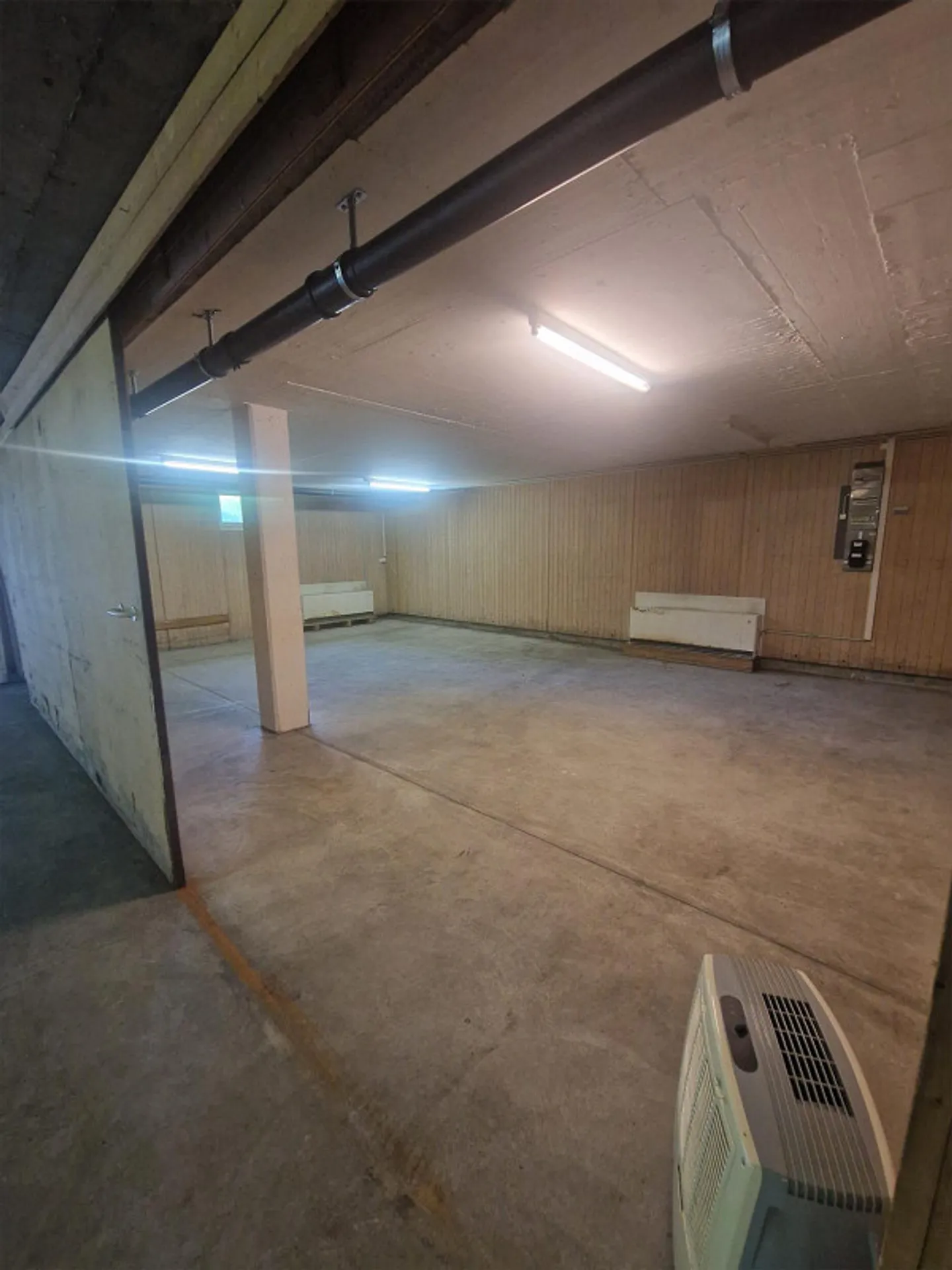 Espace de stockage / hobby polyvalent (62 m²) à Abtwil SG – Disponible immédiatement - Photo 1 sur 9