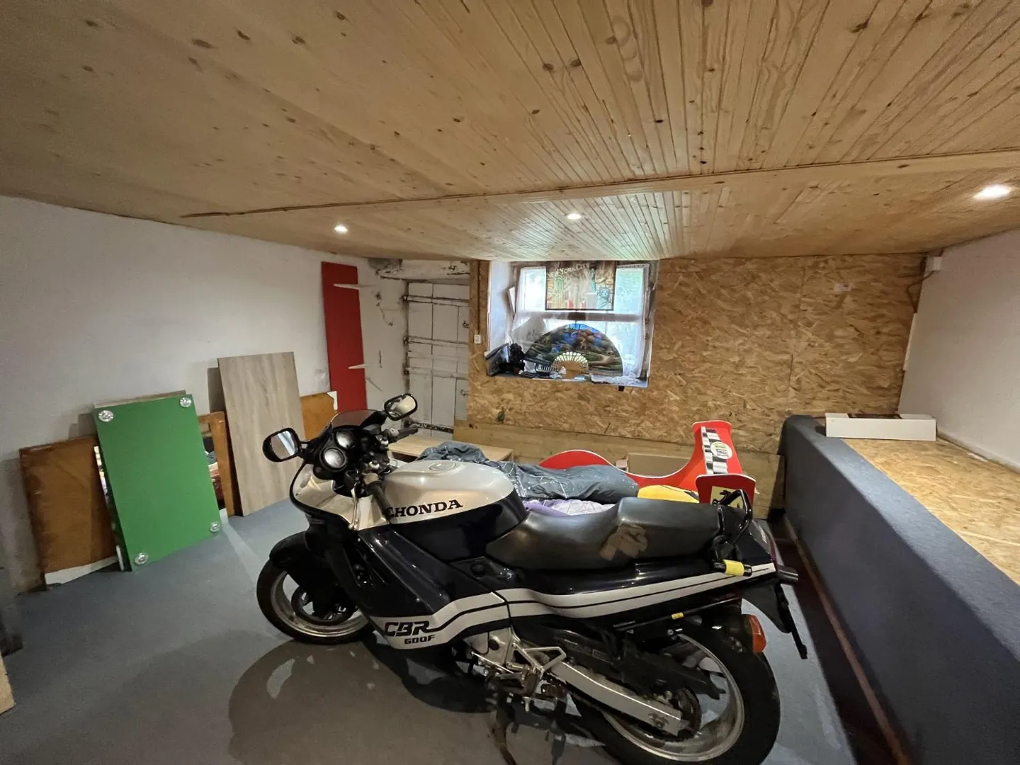 Espace de stockage spacieux - Photo 3 sur 3