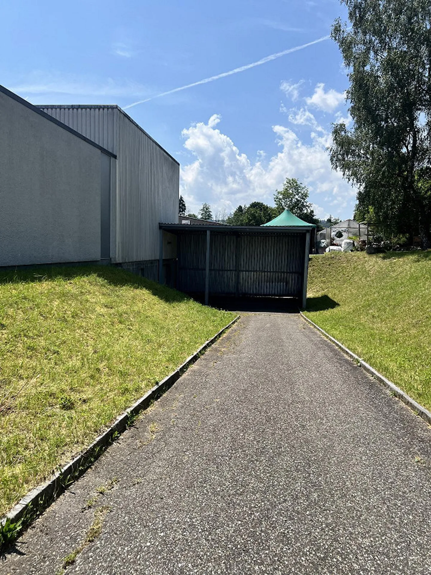 Espace de stockage / hobby polyvalent (62 m²) à Abtwil SG – Disponible immédiatement - Photo 3 sur 9