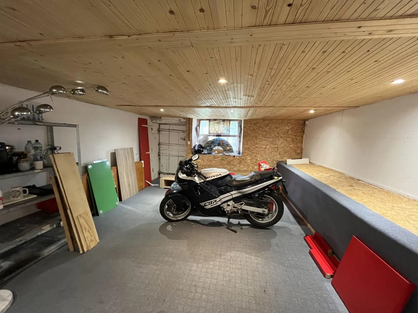 Espace de stockage spacieux - Photo 1 sur 3