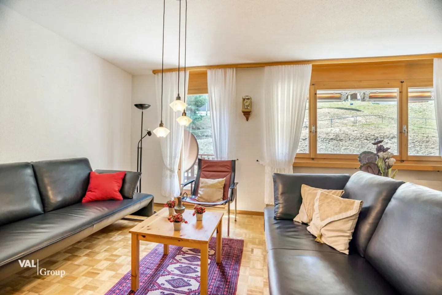 Light-flooded apartment with two balconies and breathtaking views - Photo 2 of 12