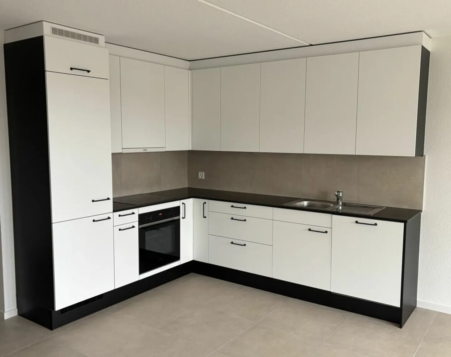 Vollständig renovierte 5,5-Zimmer-Wohnung - Foto 1 von 12
