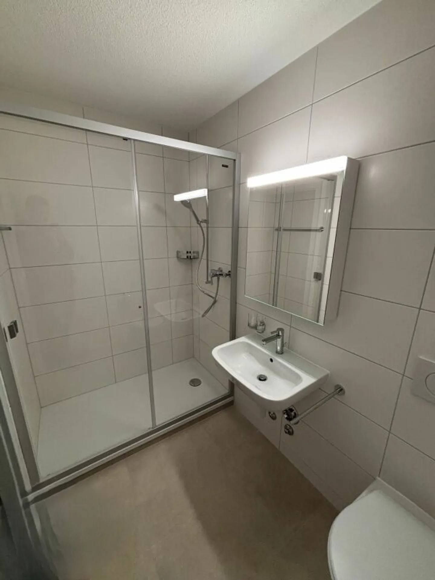 Vollständig renovierte 5,5-Zimmer-Wohnung - Foto 4 von 12