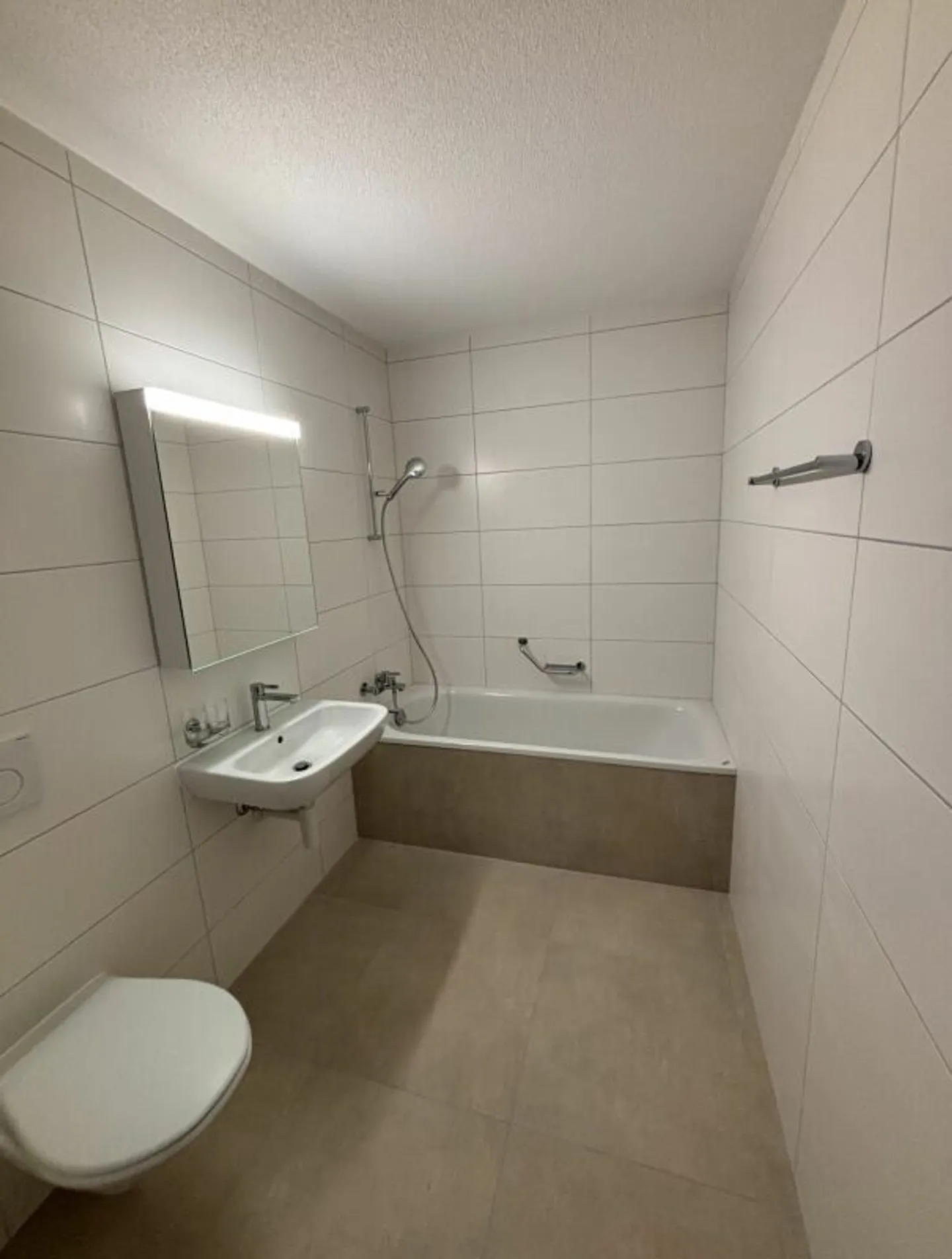 Vollständig renovierte 5,5-Zimmer-Wohnung - Foto 5 von 12