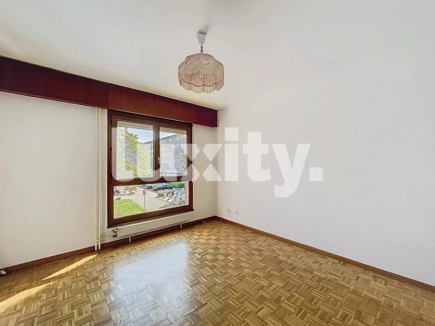 Raro a Meyrin - Appartamento di 5,5 locali da ristrutturare in residenza con parco di 6'000 - Foto 4 di 4