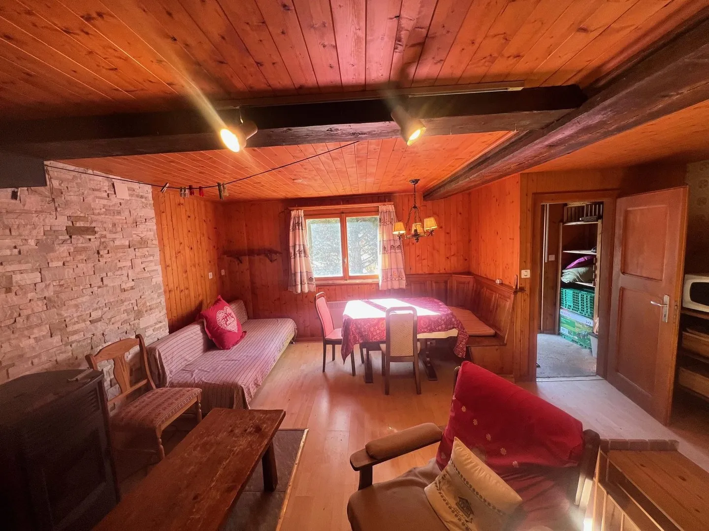 For sale in Tzoumaz a row chalet with 4 rooms in a quiet neighborhood - Photo 5 of 13