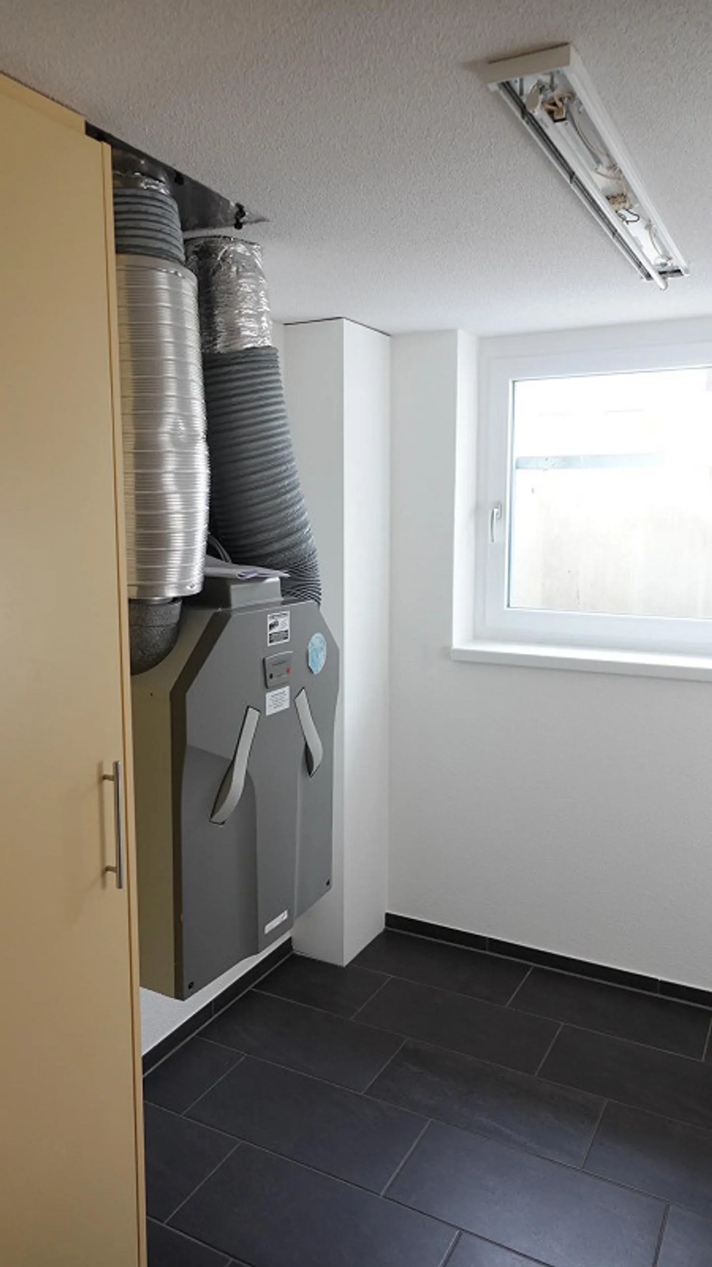 Bureau/Pratique/Studio de 71m2 - PRÊT pour une occupation immédiate - Photo 3 sur 7