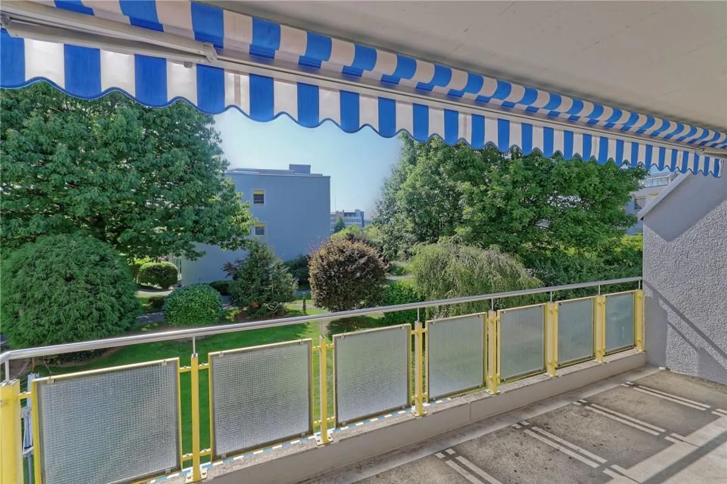 Sonnige Attika-Maisonette mit Terrasse - Foto 8 von 13