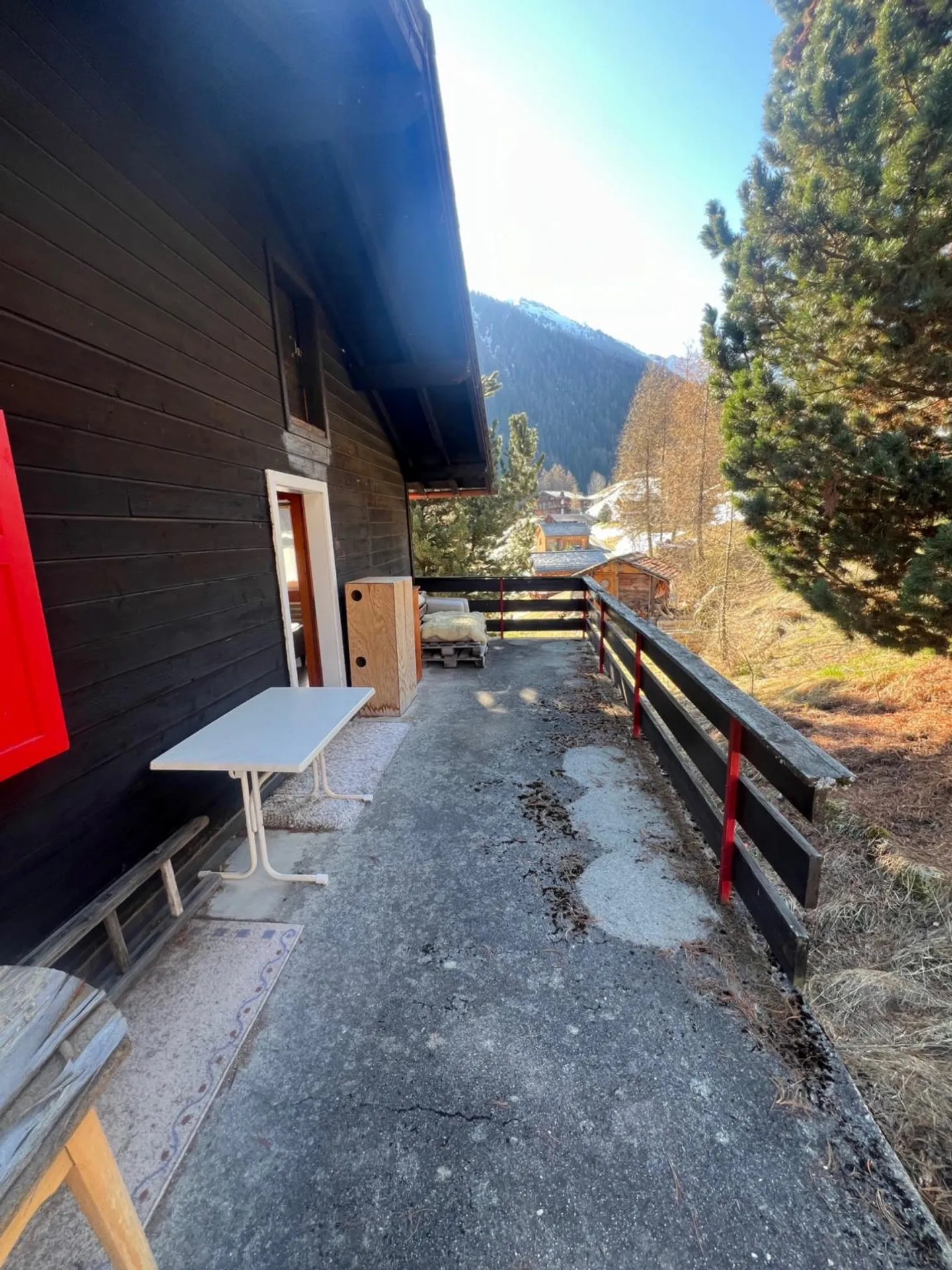 For sale in Tzoumaz a row chalet with 4 rooms in a quiet neighborhood - Photo 10 of 13