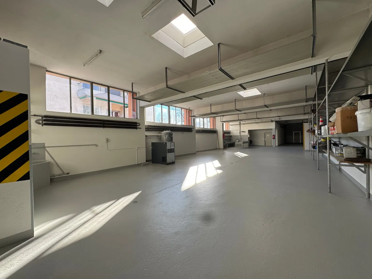 Verkauf oder Vermietung von Gewerbe-/Büro-/Verwaltungsimmobilie mit Büros in Balerna - Foto 33 von 33