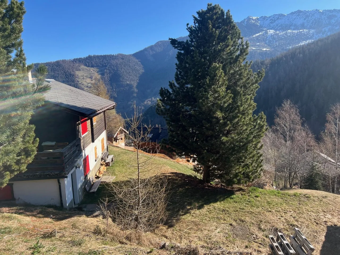 For sale in Tzoumaz a row chalet with 4 rooms in a quiet neighborhood - Photo 13 of 13