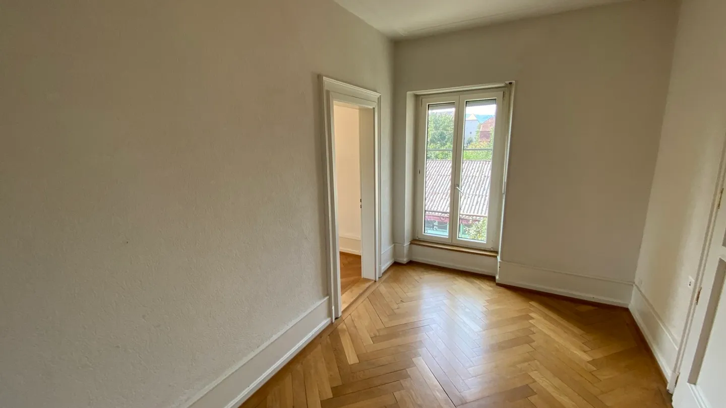 Un très belle appartement de 6 pièces dans une maison de maître. - Photo 5 of 20