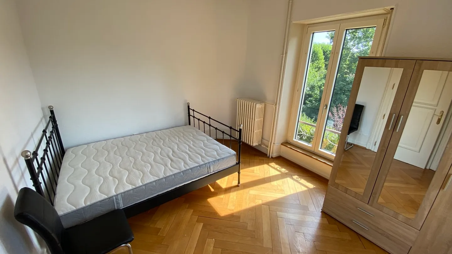Un très belle appartement de 6 pièces dans une maison de maître. - Photo 7 of 20