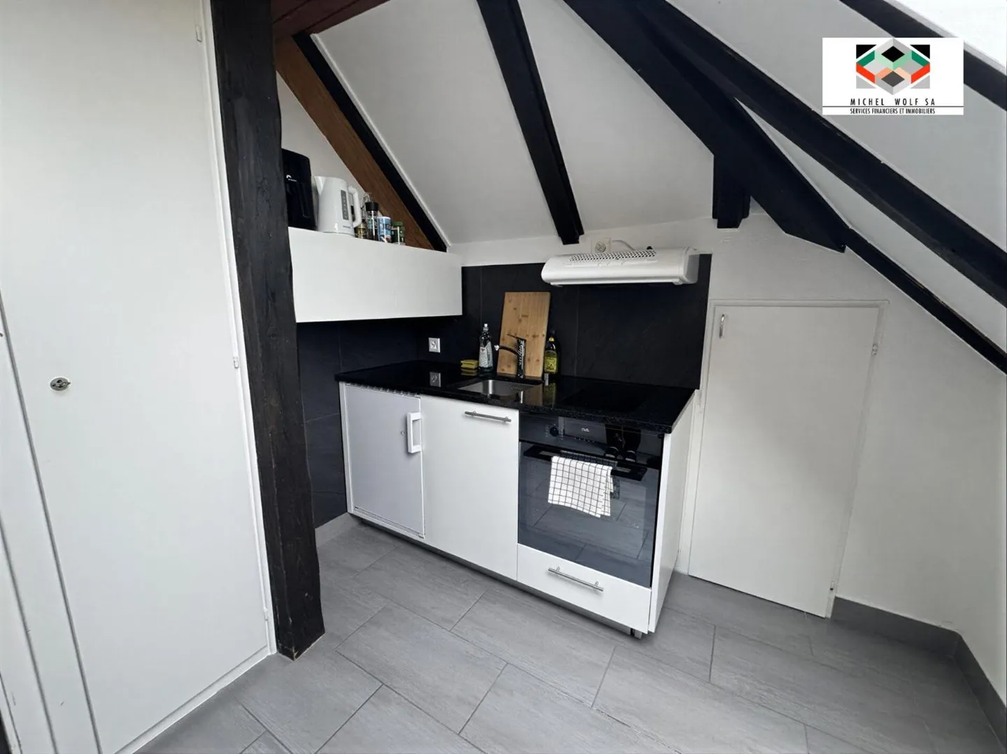 Bel appartamento di 2 stanze a Peseux - Foto 3 di 7