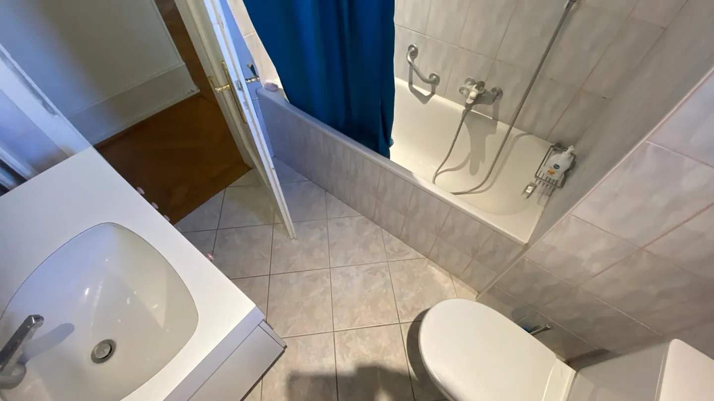Un très belle appartement de 6 pièces dans une maison de maître. - Photo 14 of 20