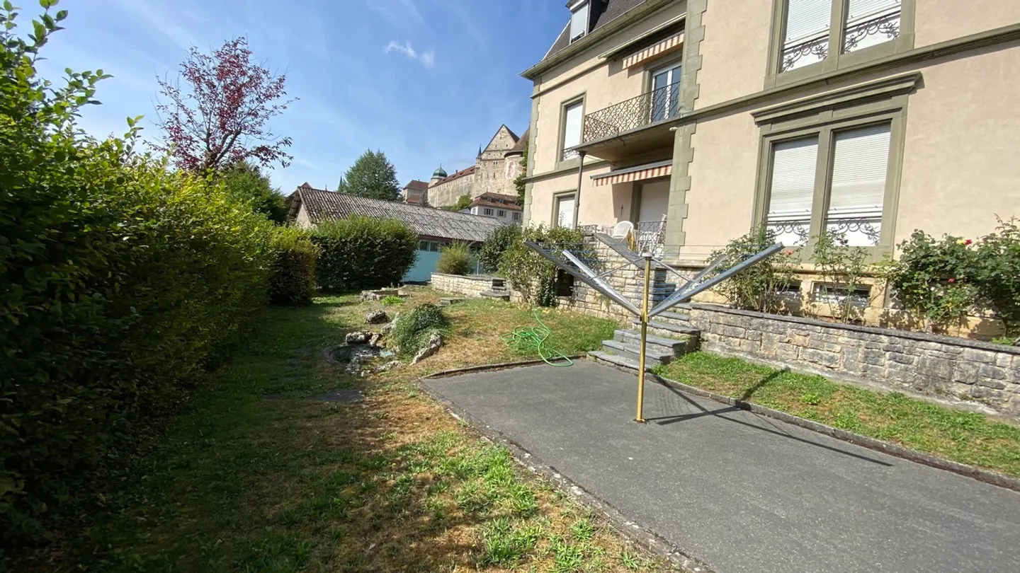 Un très belle appartement de 6 pièces dans une maison de maître. - Photo 16 of 20