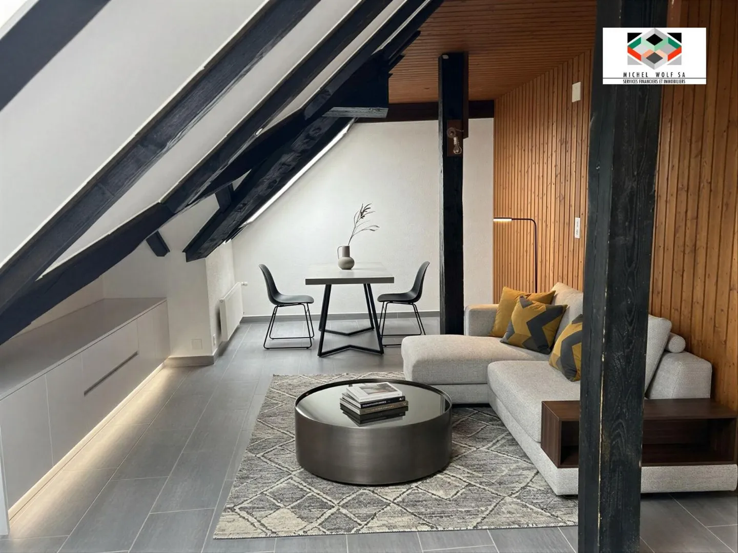 Bel appartamento di 2 stanze a Peseux - Foto 1 di 7
