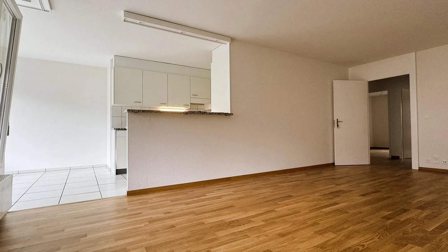 Appartement 3.5 pièces partiellement rénové à louer dans un endroit calme ! - Photo 9 sur 13