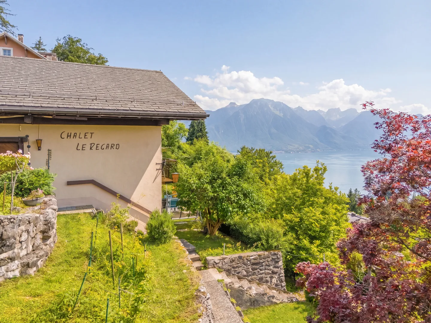 Chalet with exceptional panorama over Lake Geneva! - Photo 3 of 19