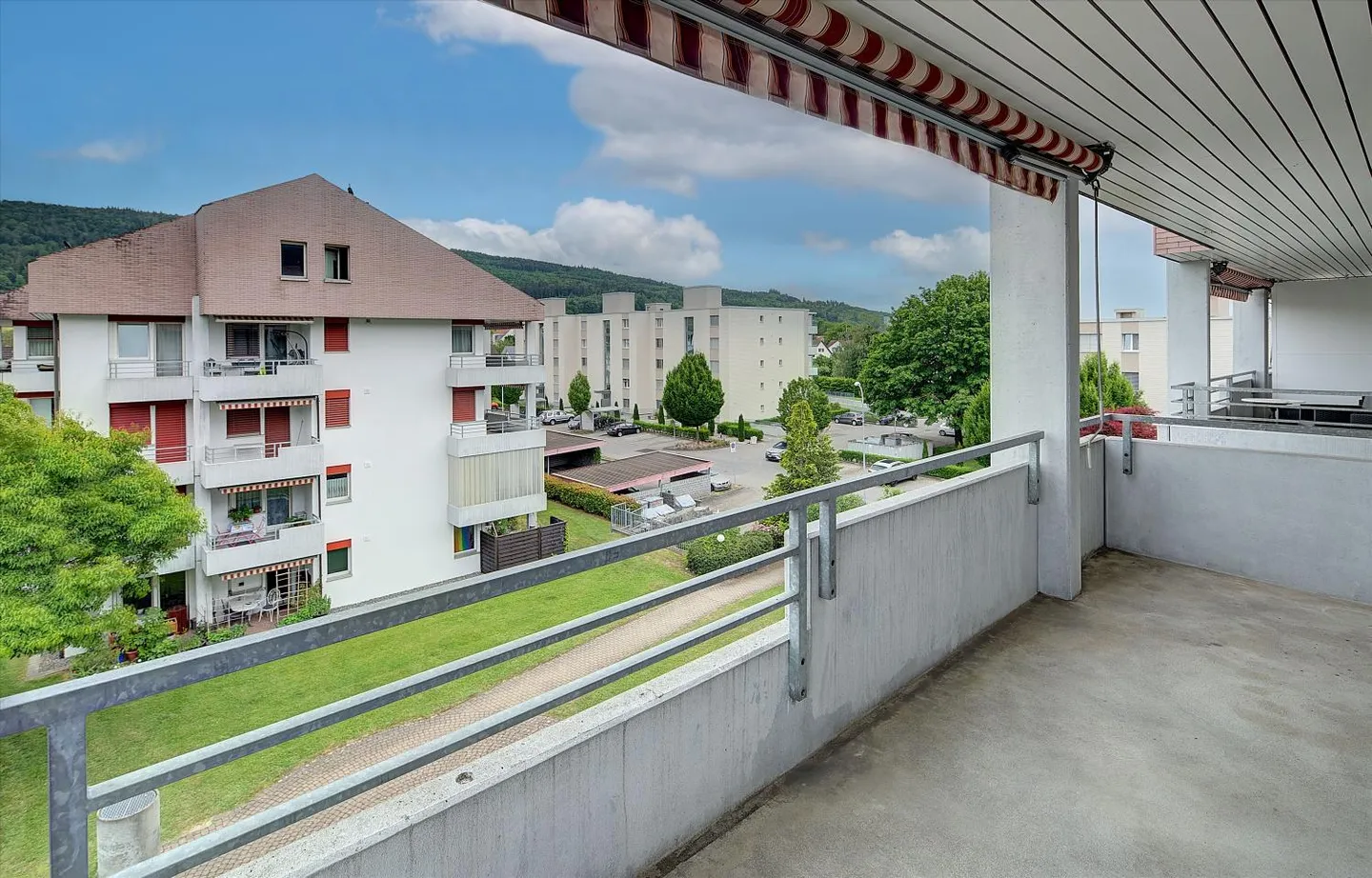 Attractive Apartment with Parking - Photo 8 of 9