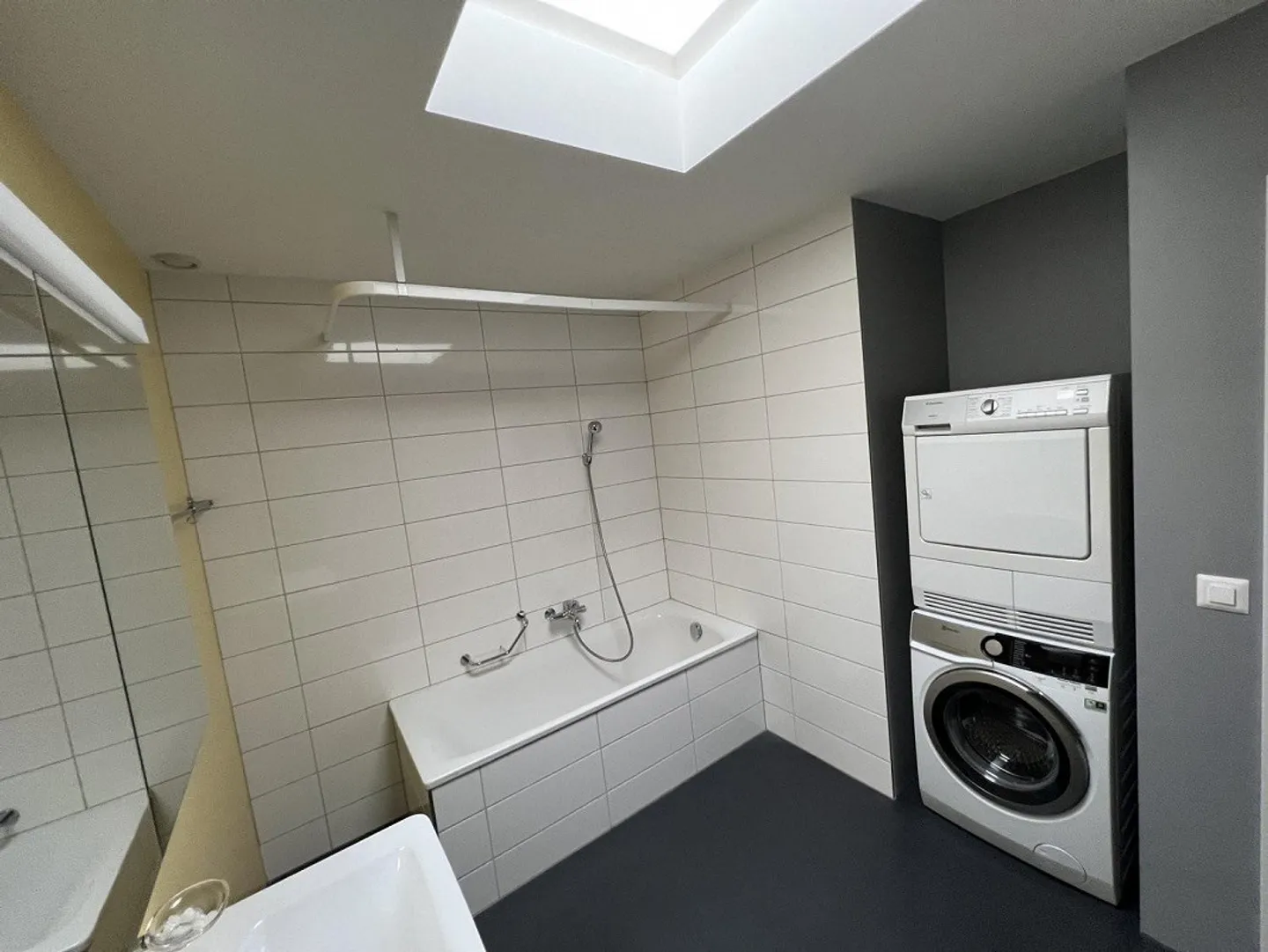 Attic apartment in Ittigen - Photo 3 of 8