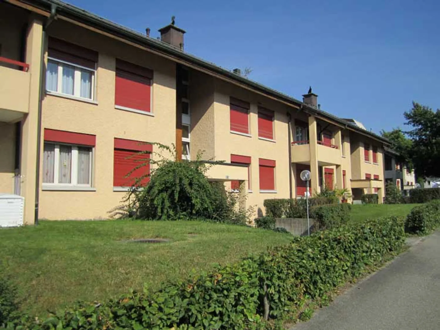 Vivere in un ambiente idilliaco con un bel angolo giardino - Foto 1 di 8