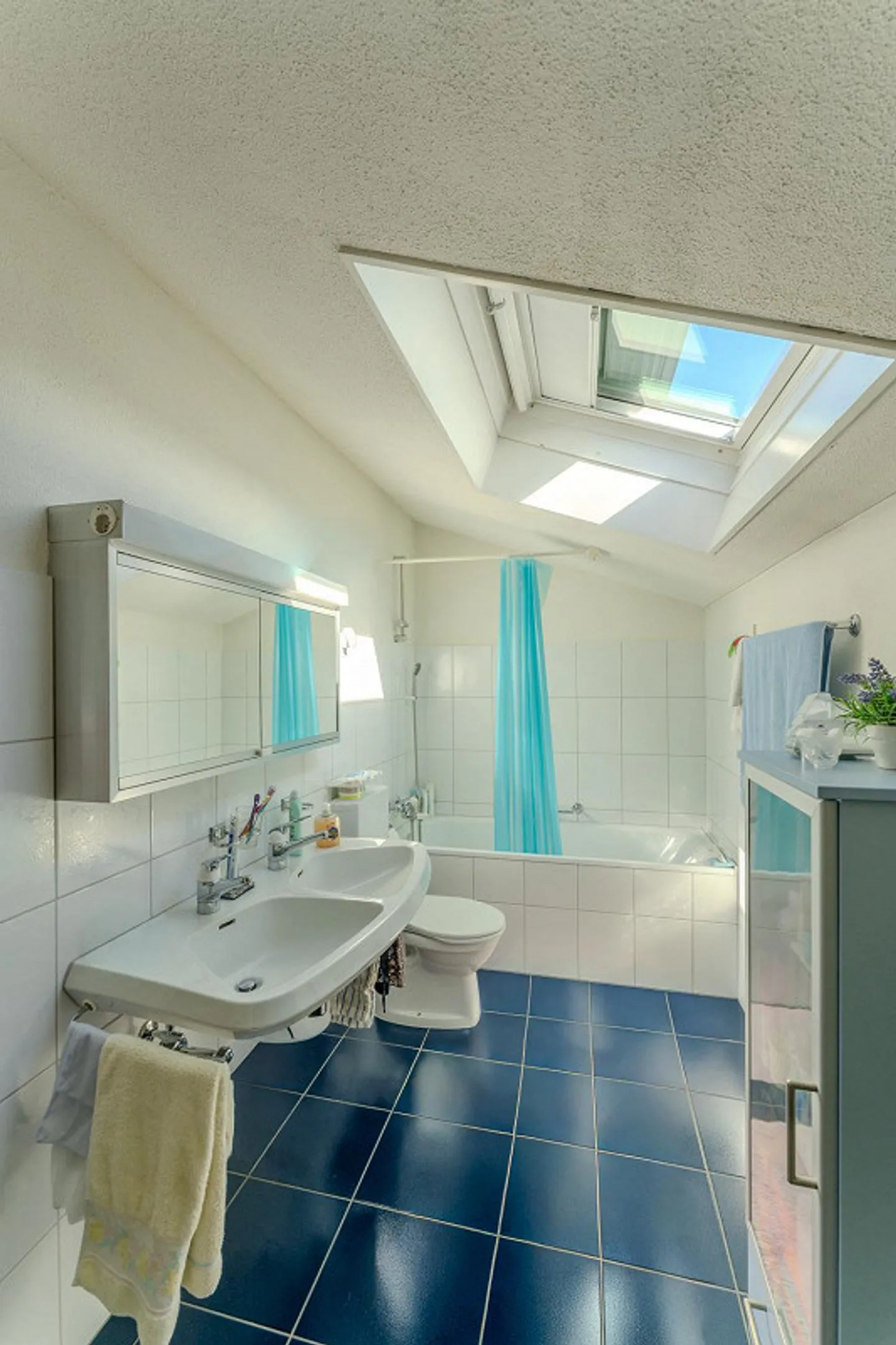 Appartamento mansardato duplex di 4,5 locali nel cuore di Gossau - Foto 7 di 7