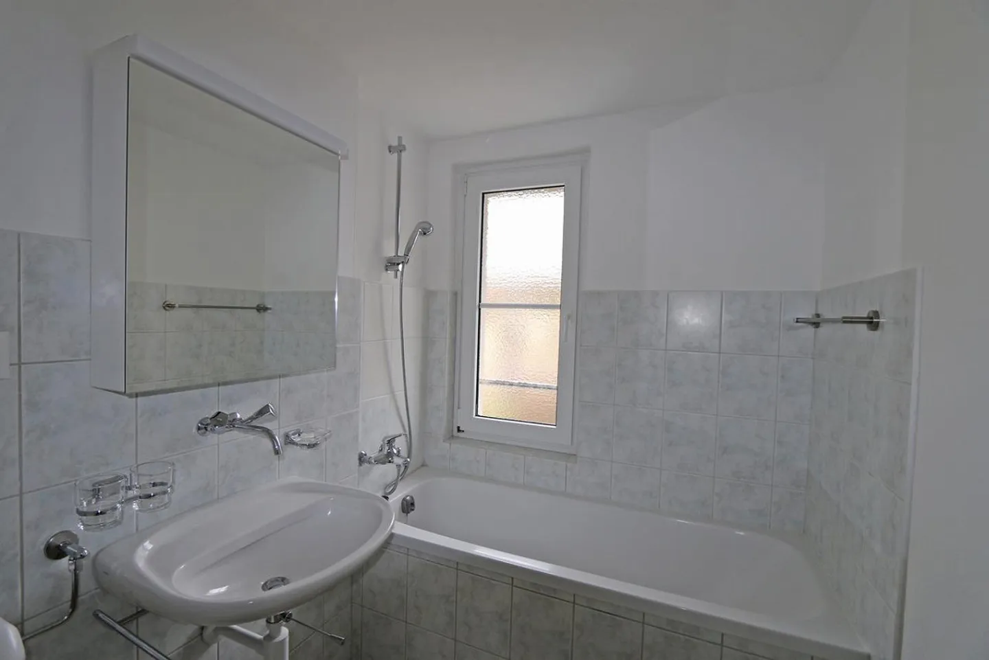 Unique opportunity in the Niklausen district - Photo 7 of 8